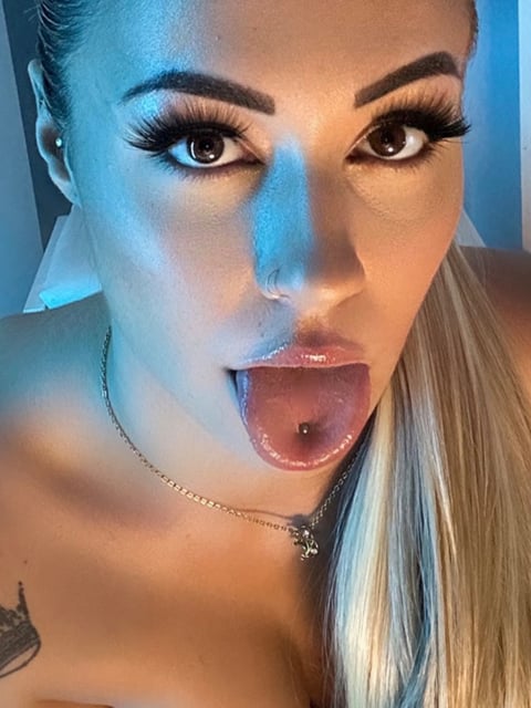 rudecam.live rocioloppez profile on OnlyFans in chinese category